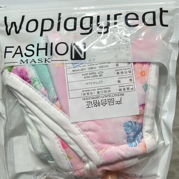 Bundle of 2 hats & brand new 4 pack of face masks - Picture 5 of 8